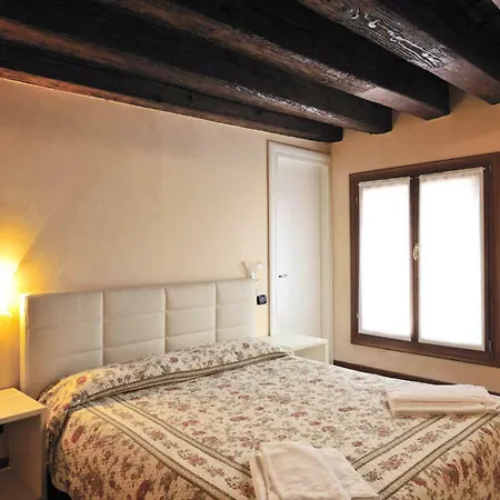 Apartamento Castello Di Godego Sleeps 12 Air Con Wifi Venecia
