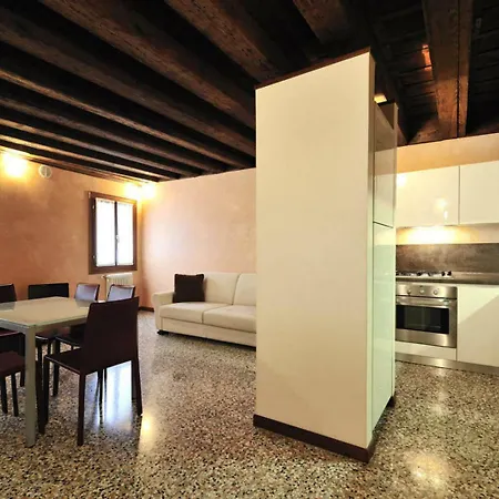 Castello Di Godego Sleeps 12 Air Con Wifi Apartamento